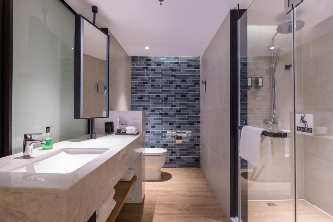 Отель Fairfield By Marriott Guangzhou Tianhe Park Экстерьер фото