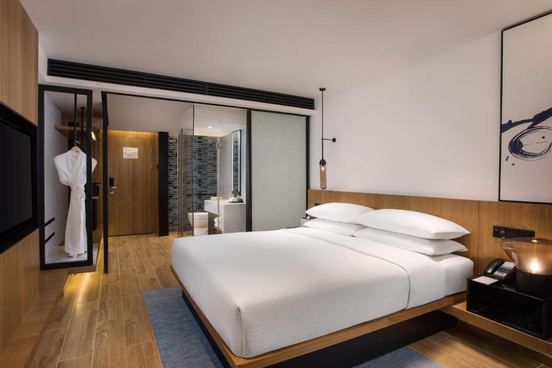 Отель Fairfield By Marriott Guangzhou Tianhe Park Экстерьер фото
